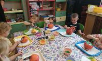 bees pumpkin day