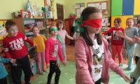 ZABAWY RUCHOWE Z RÓŻNYCH ZAKĄTKÓW ŚWIATA