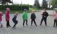 ZABAWY RUCHOWE Z RÓŻNYCH ZAKĄTKÓW ŚWIATA